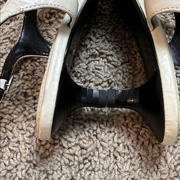 Zara White Leather Sandals - Picture 6 of 12